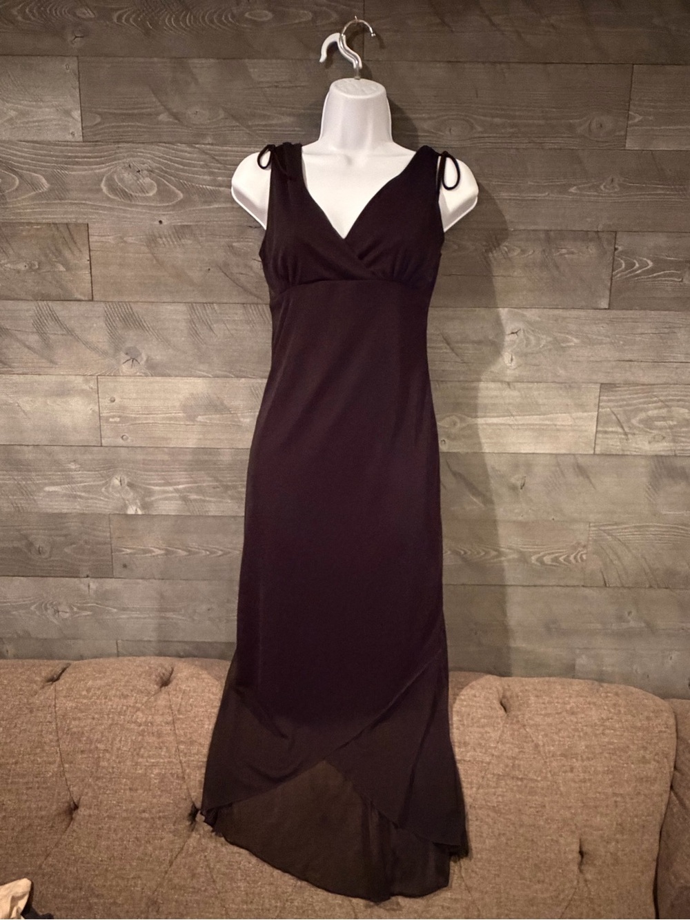 Black V-Neck Tie-Shoulder evening Dress